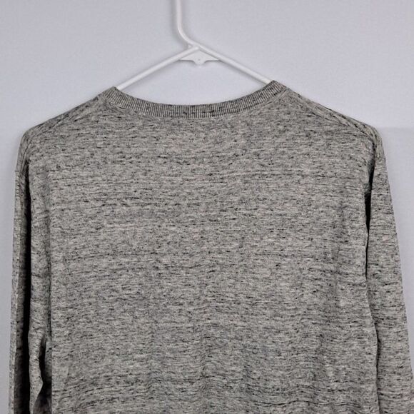 Gap Mens V neck sweater NWOT - Picture 8 of 9